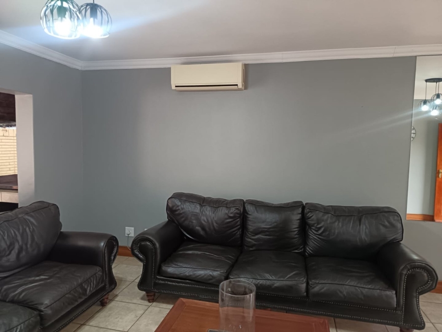 3 Bedroom Property for Sale in Roylglen Gardens Northern Cape